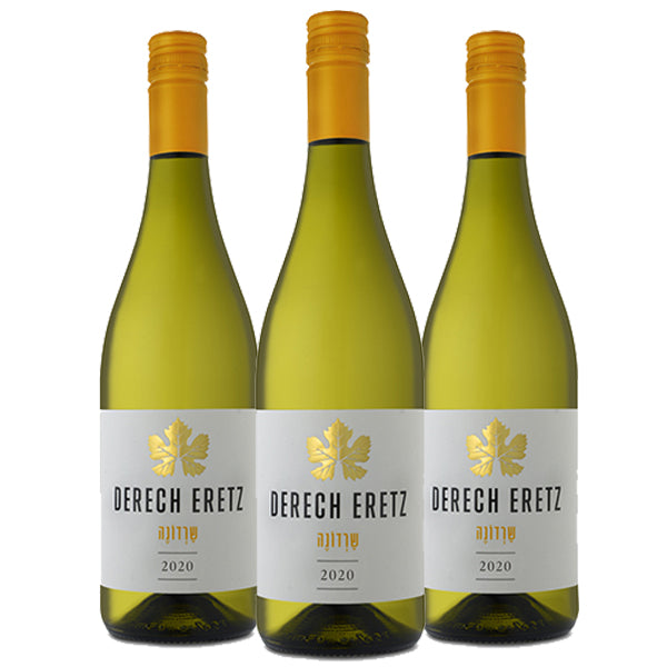 שלושה בקבוקי היין לבן דרך ארץ שרדונה 750 מ''ל במבצע עם תווית לבנה ועלה זהב