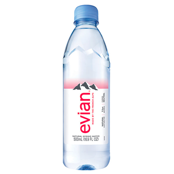 בקבוק מים מינרלים אוויאן 0.5 ליטר עם תווית לוגו אביאן ותצוגת הרים מחלקת משקאות קלים