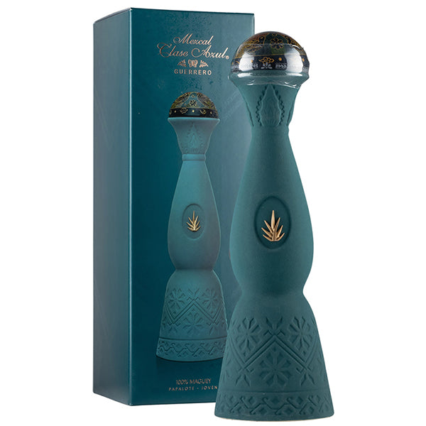 בקבוק טקילה קלאסה אזול מזקל גווארו 700 מ''ל בעיצוב מיוחד וצבע כחול-ירוק