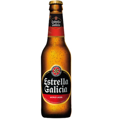 בקבוק בירה אסטרלה גלסיה 330 מ''ל עם לוגו כוכב מוקף טיפות קונדנסציה למראה מרענן