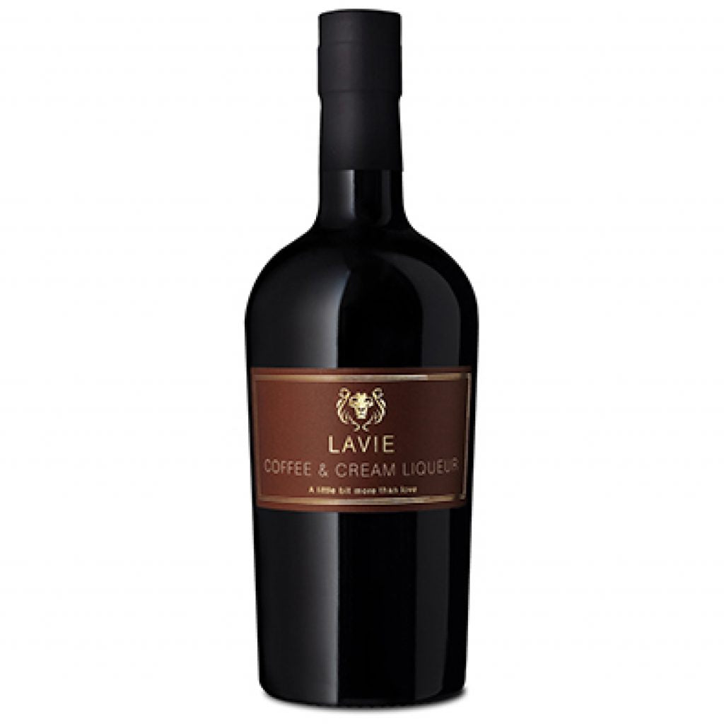 בקבוק ליקר לביא קפה וחלב 500 מ''ל ממותג LAVIE בעיצוב יוקרתי מבית יאן משקאות אילת בע''מ