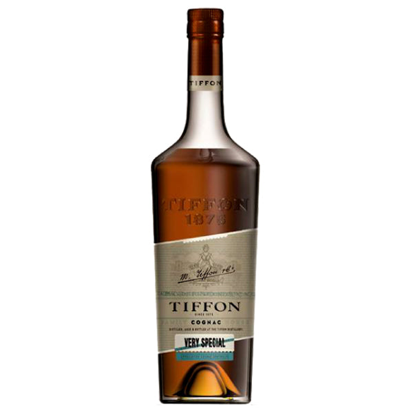 בקבוק קוניאק טיפון וי.אס 700 מ''ל בעיצוב אלגנטי וצבע חום-זהב|