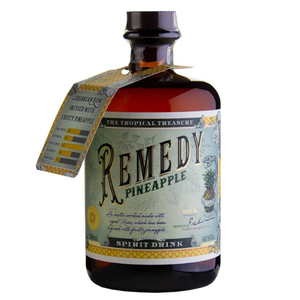 בקבוק רמדי רום מתובל אננס 700 מ''ל בעיצוב וינטג' וניחוחות טרופיים