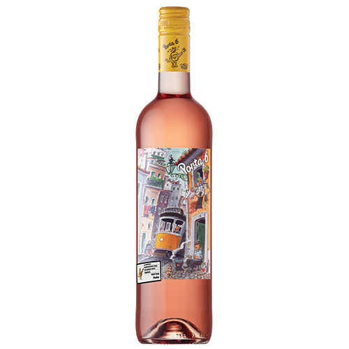 בקבוק פורטה 6 רוזה כשר 750 מ''ל עם תווית צבעונית וסצנת רחוב תוססת