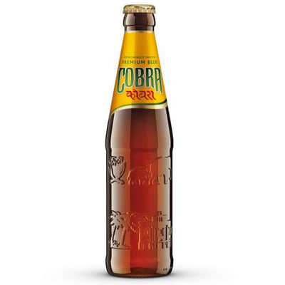 בקבוק בירה קוברה 330 מ''ל בעיצוב טרופי ותוויות צהובות ירוקות ואדומות עשירות