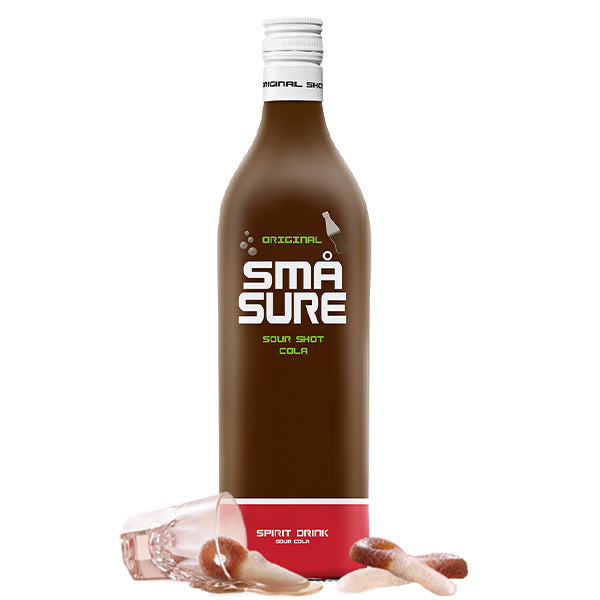 בקבוק ליקר גומי גם טעם קולה 700 מ''ל עם עיצוב מודרני וכוס הפוכה