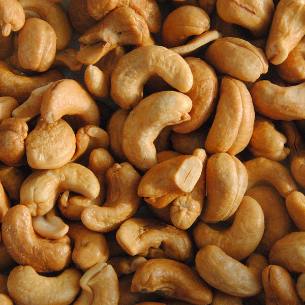 200 גרם קשיו קלוי כשר בצבע בהיר מעוקלים ומפתים לטעימה