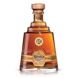 בקבוק טקילה סיירה מילנריו אקסטרה אנייחו 700 מ''ל צורה ריבועית ותווית זהובה